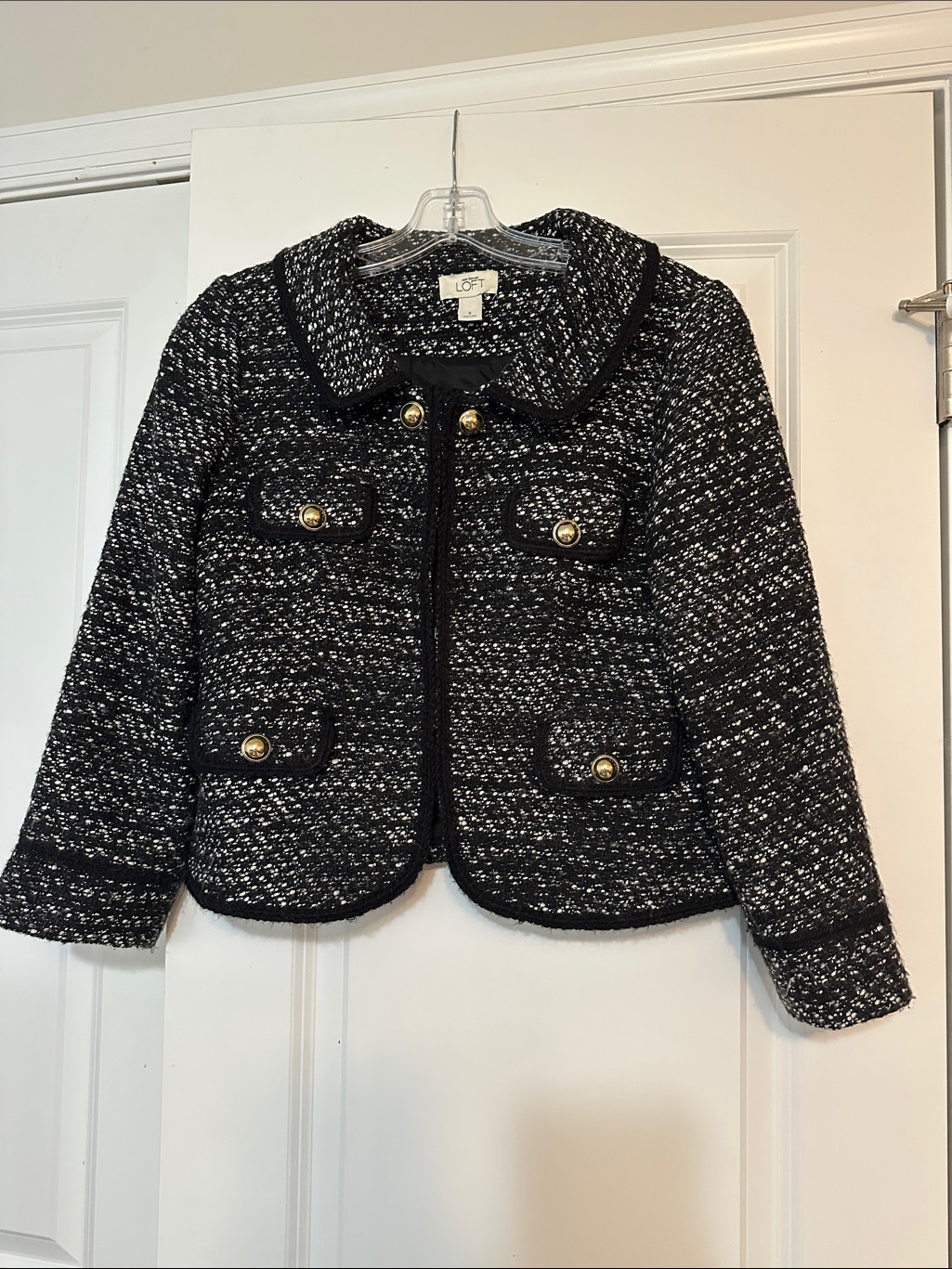Loft Sz 6 Cropped Tweed Statement Blazer, A Timeless Black And White Textured.